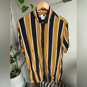 Topman Striped Short-Sleeve Button Down in Gold and Navy Size Large